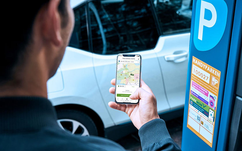 اپلیکیشن پارکینگ بی ام و و بنز