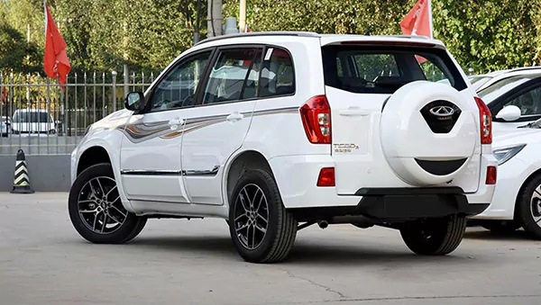 نمای عقب ام وی ام X33S توربو