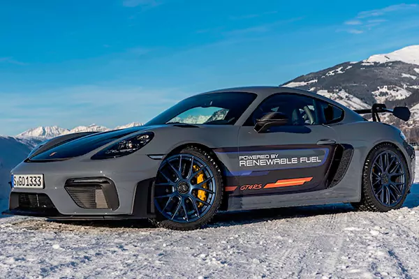 پورشه 718 GT4 RS
