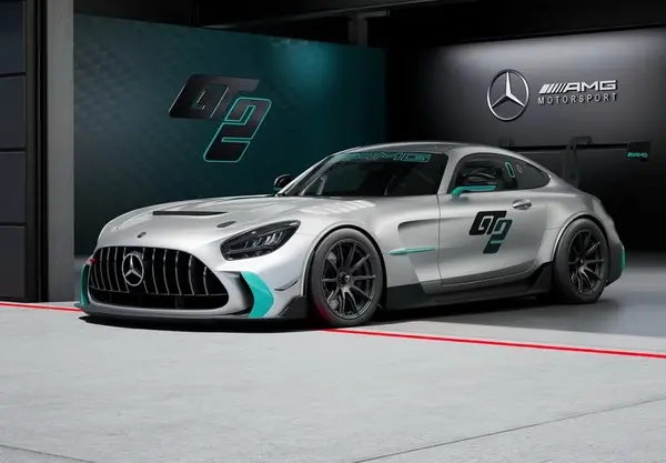 نمای جلوی مرسدس AMG GT2 ۲۰۲۳ 