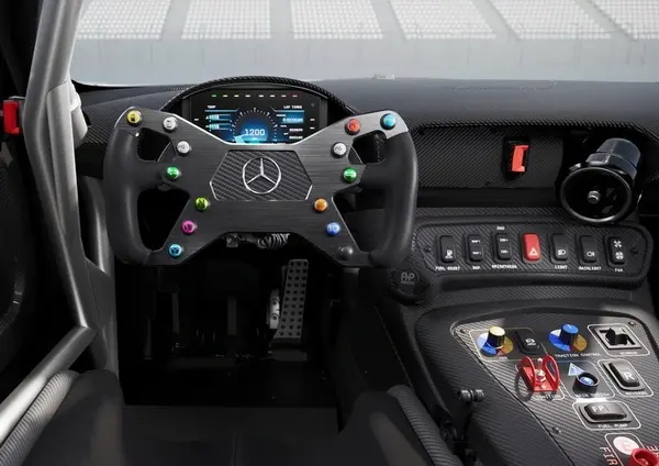 نمای داخلی مرسدس AMG GT2 ۲۰۲۳ 