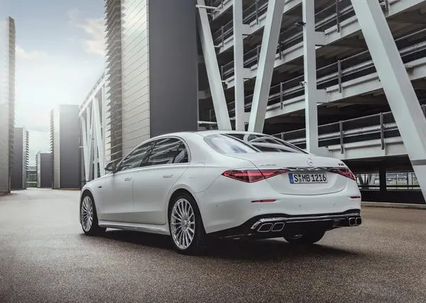 نمای پشتی AMG-E S63 ۲۰۲۳