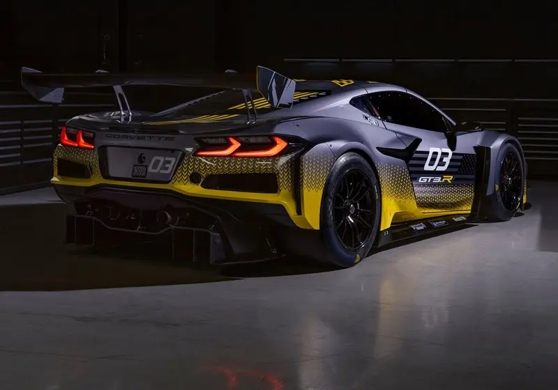 نمای عقب شورولت کوروت Z06 GT3.R