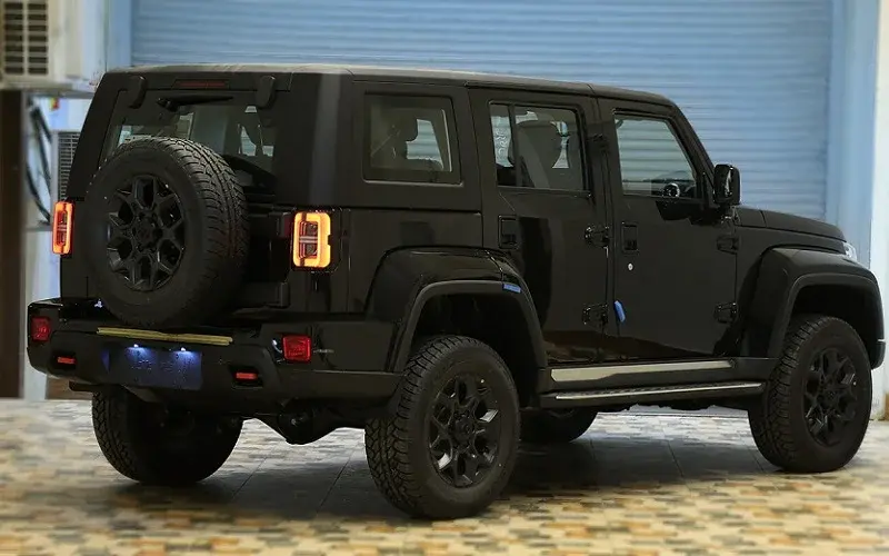نمای عقب بایک BJ40